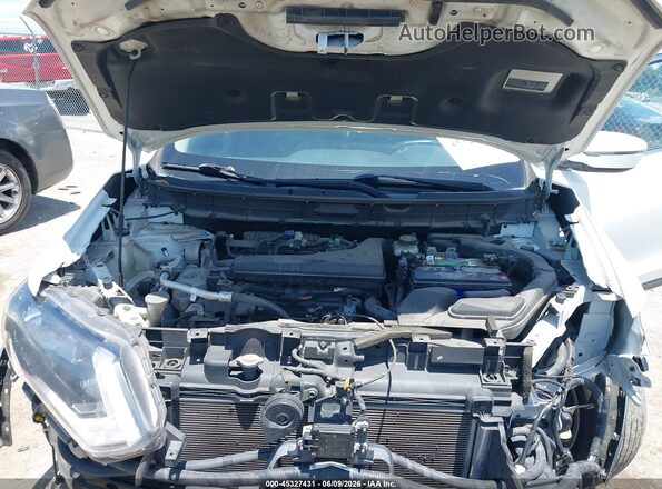 KNMAT2MT0JP575199 2018 NISSAN ROGUE White 