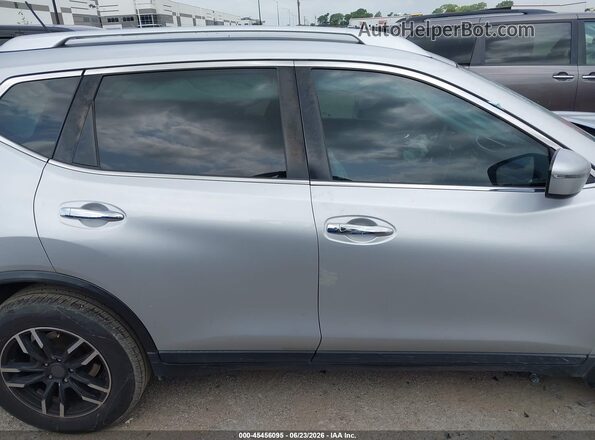 KNMAT2MT1GP668967 2016 NISSAN ROGUE Silver Вид задньої частини салону