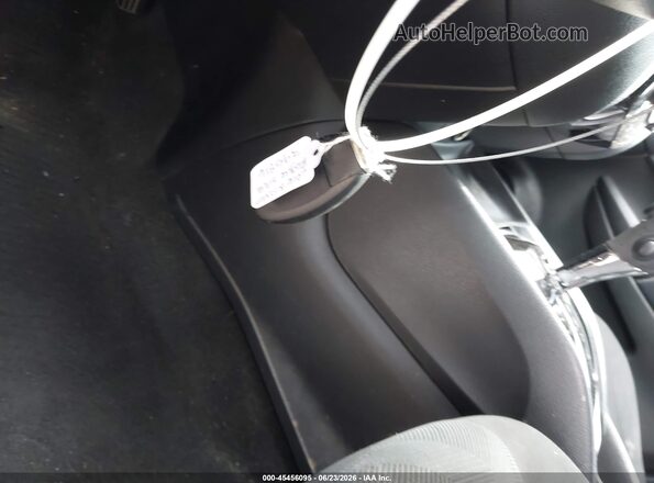 KNMAT2MT1GP668967 2016 NISSAN ROGUE Silver Вид панелі приладів