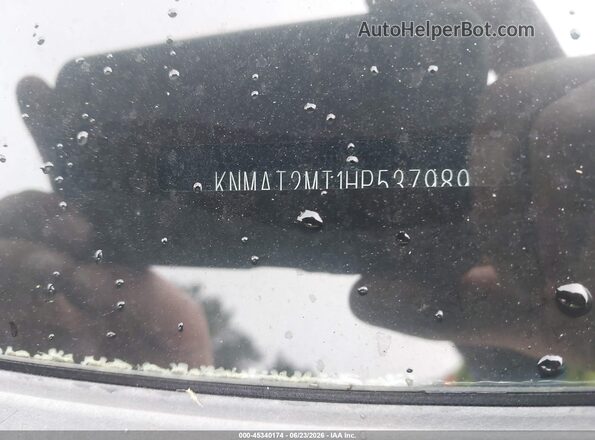 KNMAT2MT1HP537989 2017 NISSAN ROGUE Silver Widok komory silnika