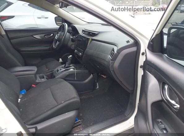 KNMAT2MT1HP544733 2017 NISSAN ROGUE White Widok wnętrza z przodu