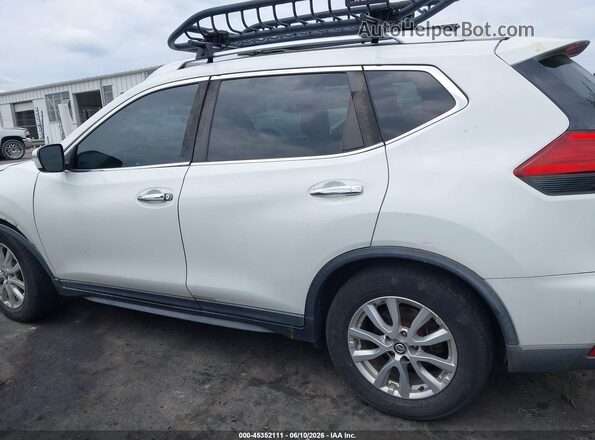 KNMAT2MT1HP544733 2017 NISSAN ROGUE White Widok wnętrza 360 stopni