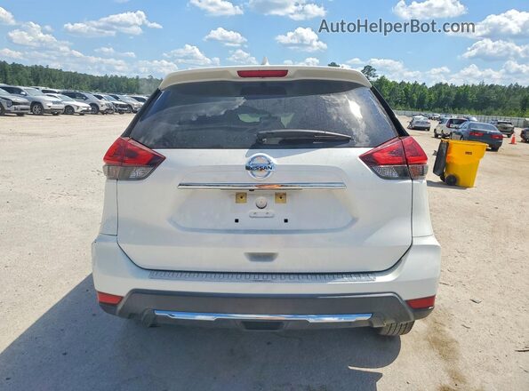 KNMAT2MT1JP553325 2018 NISSAN ROGUE White Rear view