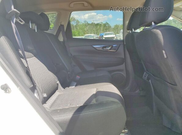 KNMAT2MT1JP553325 2018 NISSAN ROGUE White Rear interior view