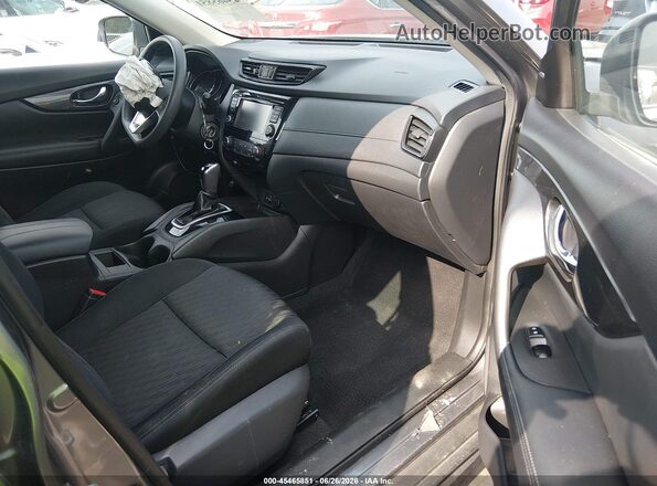 KNMAT2MT1JP613619 2018 NISSAN ROGUE Серый Вид салона спереди