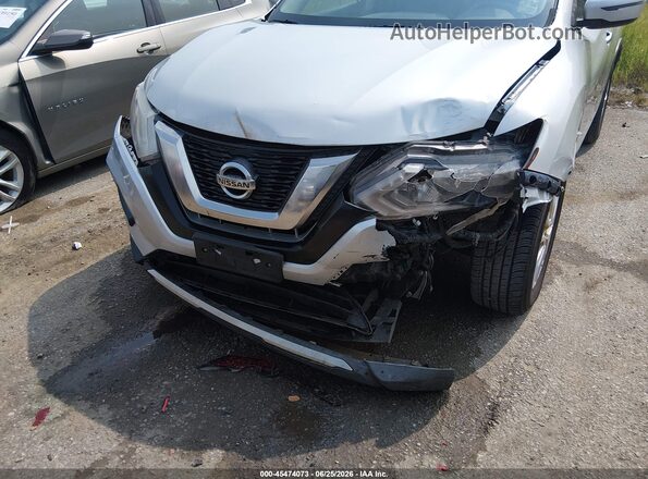KNMAT2MT2HP525253 2017 NISSAN ROGUE Silver Vista frontal