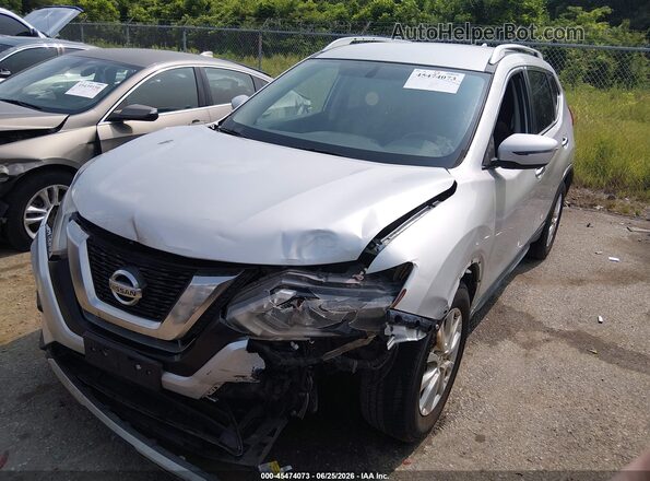 KNMAT2MT2HP525253 2017 NISSAN ROGUE Silver Vista tres cuartos delantera izquierda