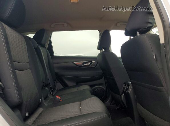 KNMAT2MT2HP550623 2017 NISSAN ROGUE Silver 