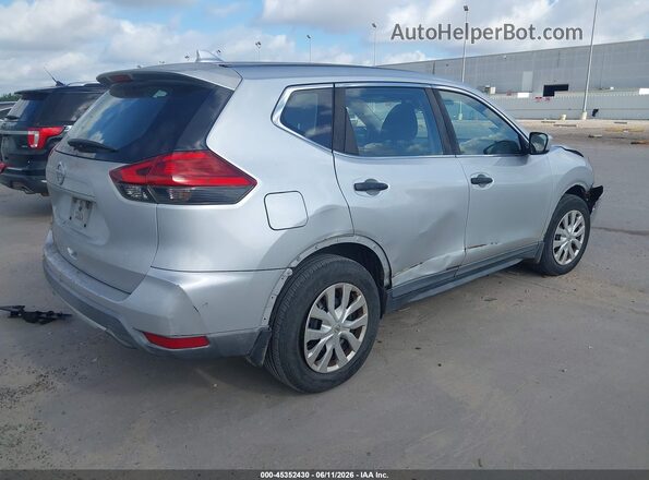 KNMAT2MT2HP558026 2017 NISSAN ROGUE Silver Trasero derecho