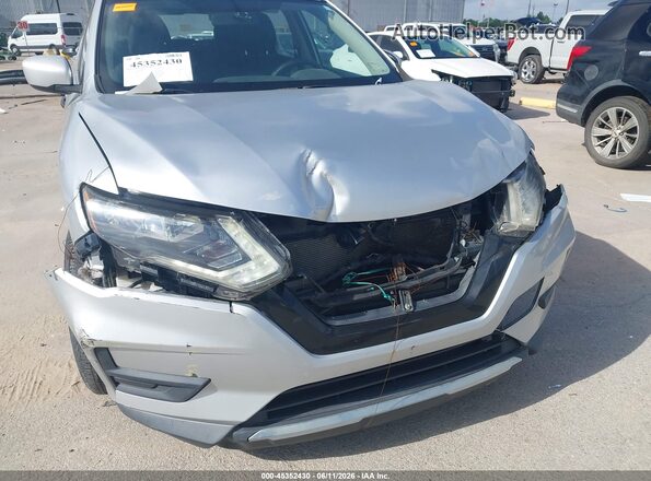 KNMAT2MT2HP558026 2017 NISSAN ROGUE Silver Vista frontal