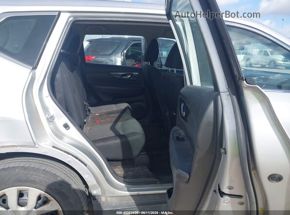 KNMAT2MT2HP558026 2017 NISSAN ROGUE Silver Vista de la etiqueta del VIN