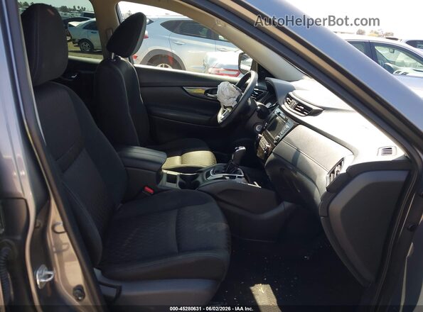 KNMAT2MT2JP583191 2018 NISSAN ROGUE Gray Front interior view