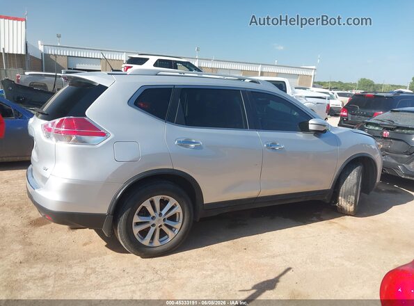 KNMAT2MT3GP631483 2016 NISSAN ROGUE Silver Widok wnętrza z tyłu