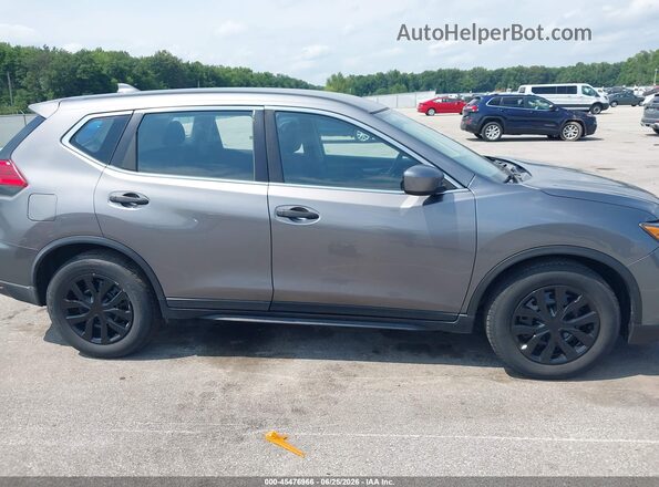 KNMAT2MT3HP554471 2017 NISSAN ROGUE Gray Widok wnętrza z tyłu