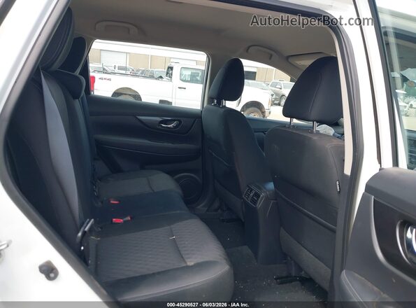 KNMAT2MT3JP558302 2018 NISSAN ROGUE White VIN კოდის სტიკერის ხედი