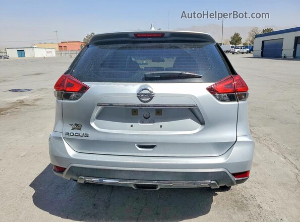 KNMAT2MT3JP571809 2018 NISSAN ROGUE Silver Вид ззаду