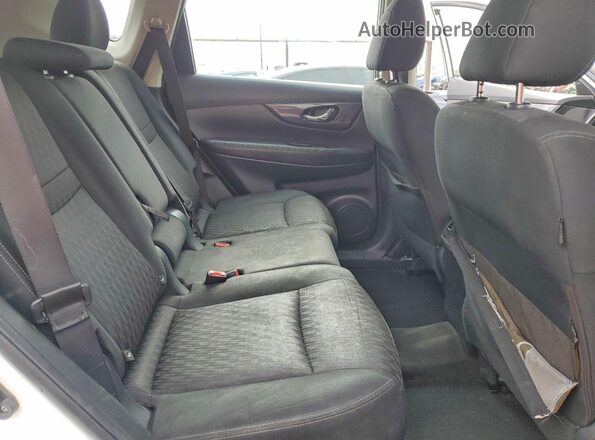 KNMAT2MT3JP601178 2018 NISSAN ROGUE White Rear seats view
