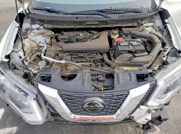 KNMAT2MT3JP601178 2018 NISSAN ROGUE White Rear interior view