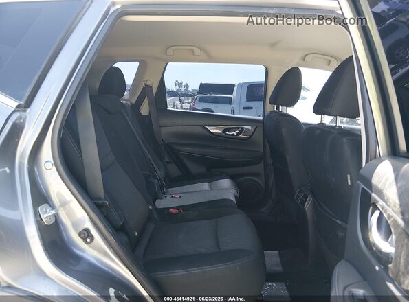 KNMAT2MT3JP618983 2018 NISSAN ROGUE Gray VIN კოდის სტიკერის ხედი