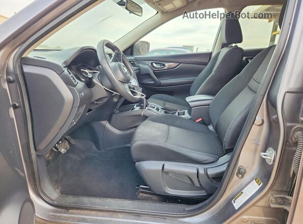 KNMAT2MT4HP561350 2017 NISSAN ROGUE Charcoal Front interior view