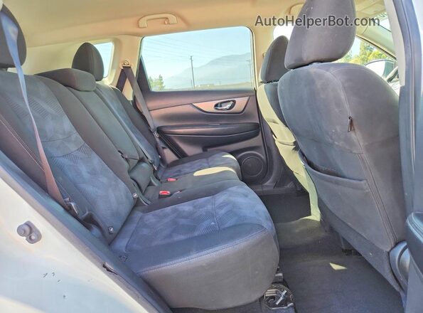 KNMAT2MT5GP627385 2016 NISSAN ROGUE White 