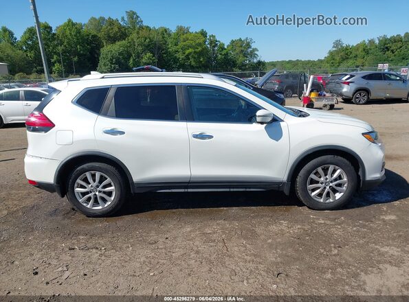 KNMAT2MT5HP508589 2017 NISSAN ROGUE White 