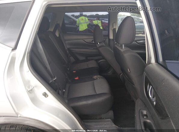 KNMAT2MT5HP557596 2017 NISSAN ROGUE Silver VIN sticker view