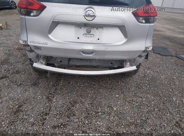 KNMAT2MT5HP557596 2017 NISSAN ROGUE Silver Front view