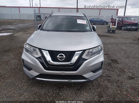 KNMAT2MT5HP557596 2017 NISSAN ROGUE Silver Rear interior view