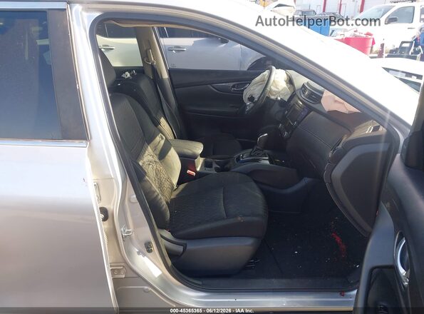 KNMAT2MT5JP511451 2018 NISSAN ROGUE Silver Вид салону спереду