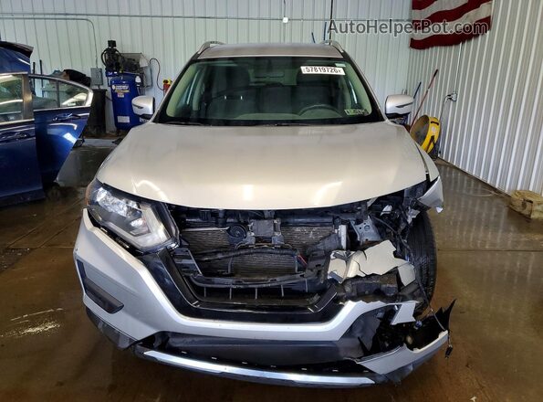 KNMAT2MT5JP533028 2018 NISSAN ROGUE Silver 