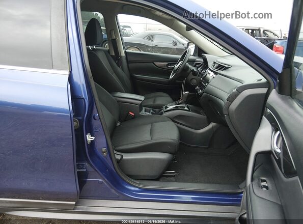 KNMAT2MT5JP538729 2018 NISSAN ROGUE Синий Вид салона спереди