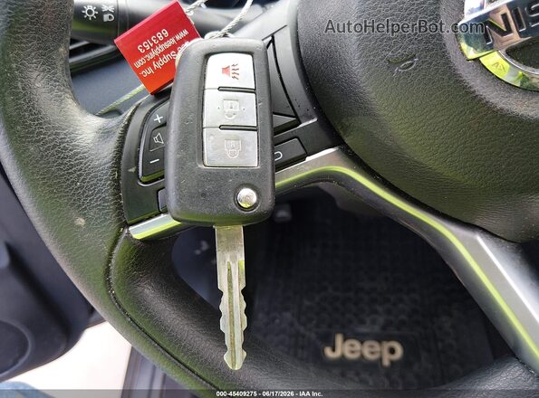 KNMAT2MT5JP563761 2018 NISSAN ROGUE Gray Vista del salpicadero