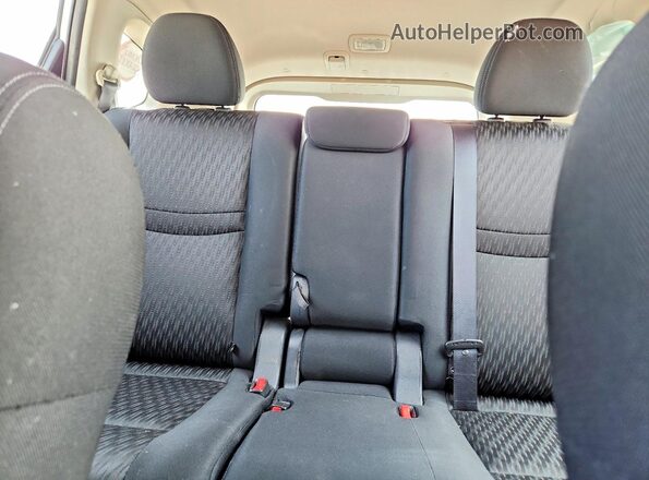KNMAT2MT6JP584795 2018 NISSAN ROGUE White Vista de los asientos traseros