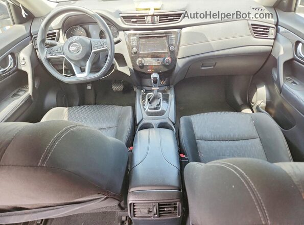 KNMAT2MT6JP584795 2018 NISSAN ROGUE White Vista del salpicadero