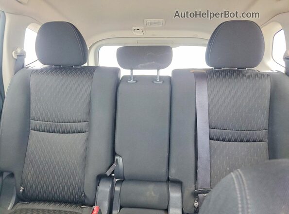 KNMAT2MT6KP541706 2019 NISSAN ROGUE White Rear seats view