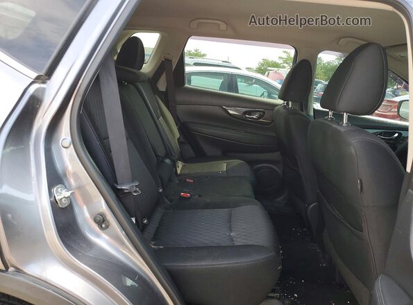 KNMAT2MT7HP611030 2017 NISSAN ROGUE Silver Rear interior view