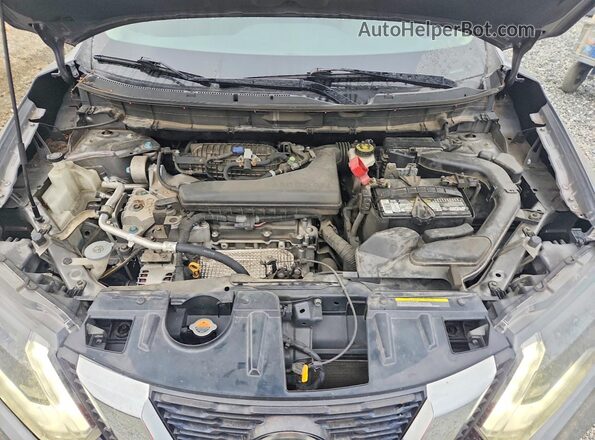 KNMAT2MT7JP505831 2018 NISSAN ROGUE Gray Vista interior trasera