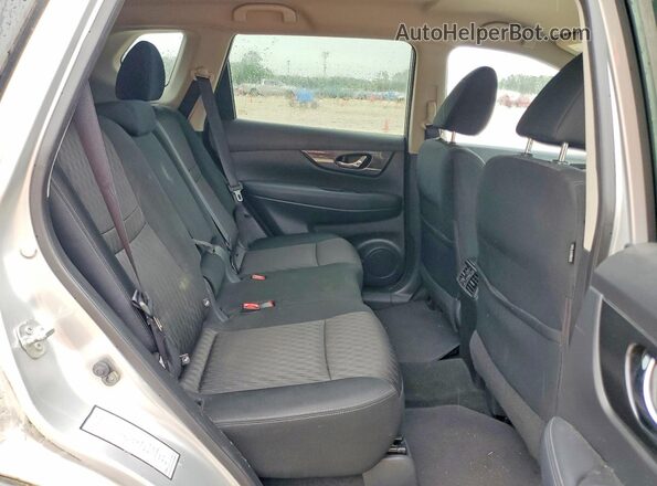 KNMAT2MT7JP510284 2018 NISSAN ROGUE Silver Rear interior view