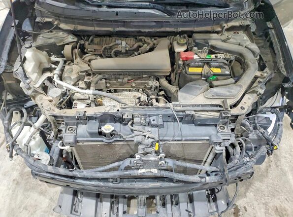 KNMAT2MT7JP520636 2018 NISSAN ROGUE Black Rear interior view