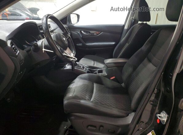 KNMAT2MT7JP520636 2018 NISSAN ROGUE Black Front interior view