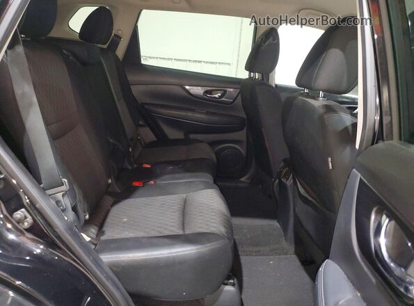 KNMAT2MT7JP520636 2018 NISSAN ROGUE Black Rear seats view