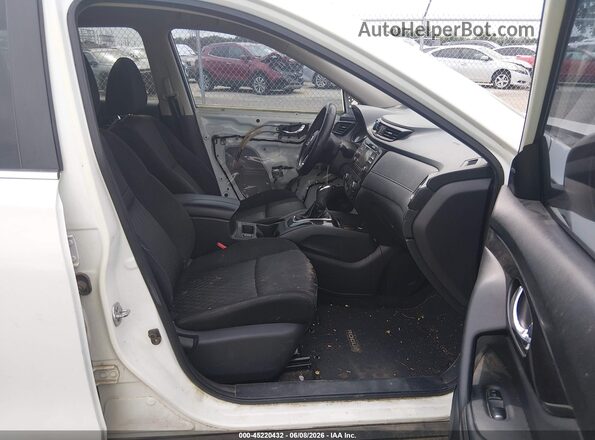 KNMAT2MT8HP516203 2017 NISSAN ROGUE White 