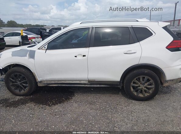 KNMAT2MT8HP516203 2017 NISSAN ROGUE White 