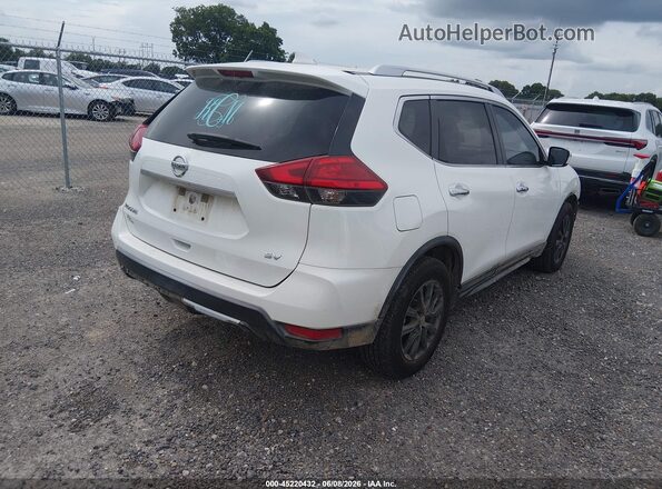 KNMAT2MT8HP516203 2017 NISSAN ROGUE White 