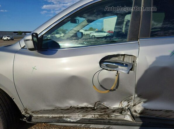 KNMAT2MT8HP586042 2017 NISSAN ROGUE Silver Vista interior delantera