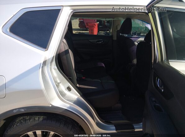 KNMAT2MT8JP525215 2018 NISSAN ROGUE Серебряный Вид наклейки с VIN-кодом