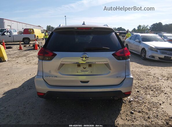 KNMAT2MT8JP525215 2018 NISSAN ROGUE Серебряный 