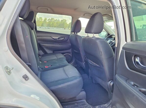 KNMAT2MT8JP539499 2018 NISSAN ROGUE White Вид задньої частини салону
