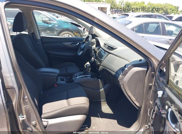 KNMAT2MT8JP578500 2018 NISSAN ROGUE Gray Front interior view